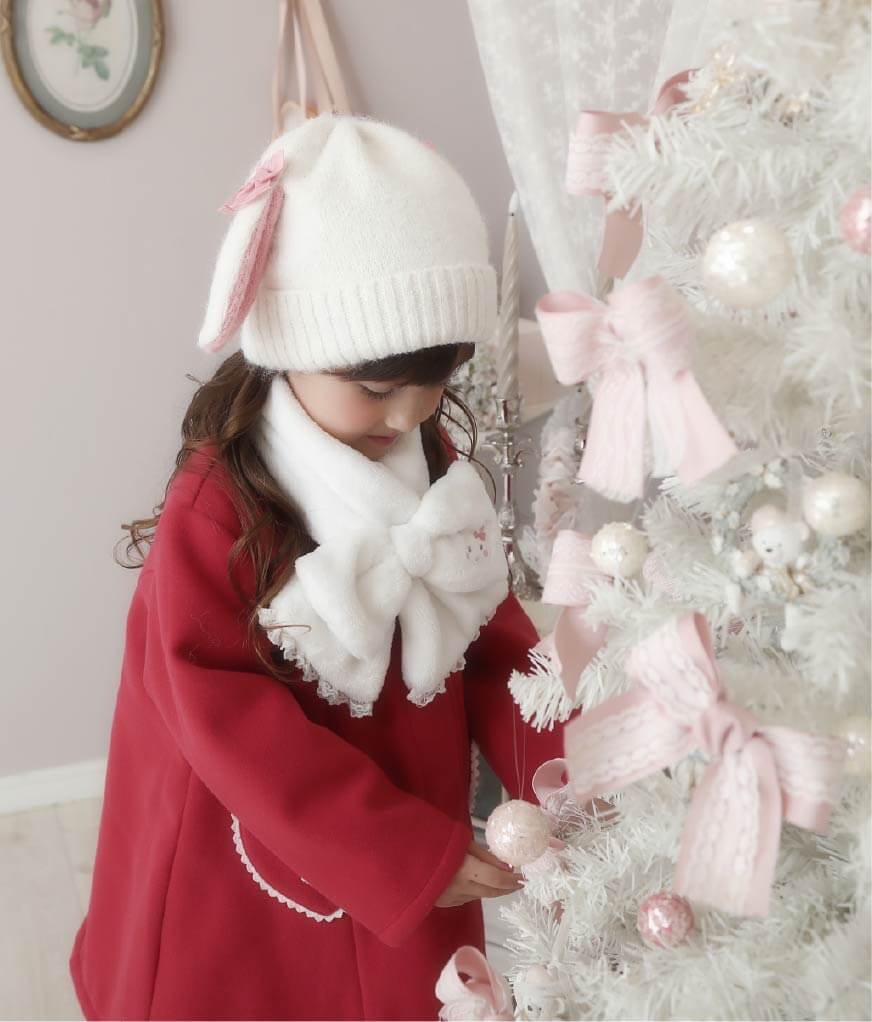 コート・ニット帽・マフラー